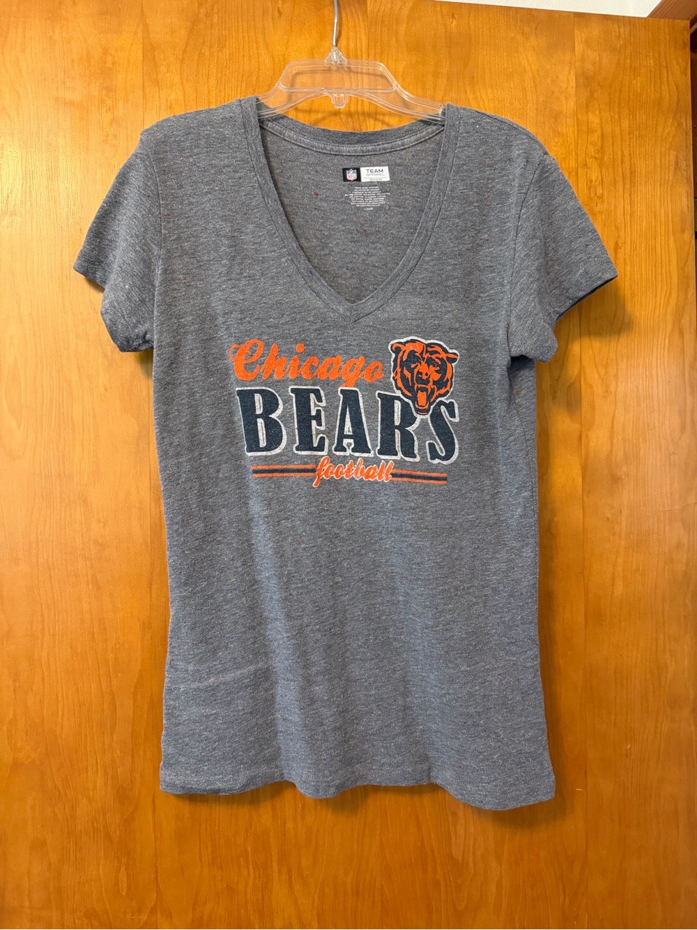 NFL Chicago Bears Women's Gray V-Neck Tee with Multicolor Flecks Size Large